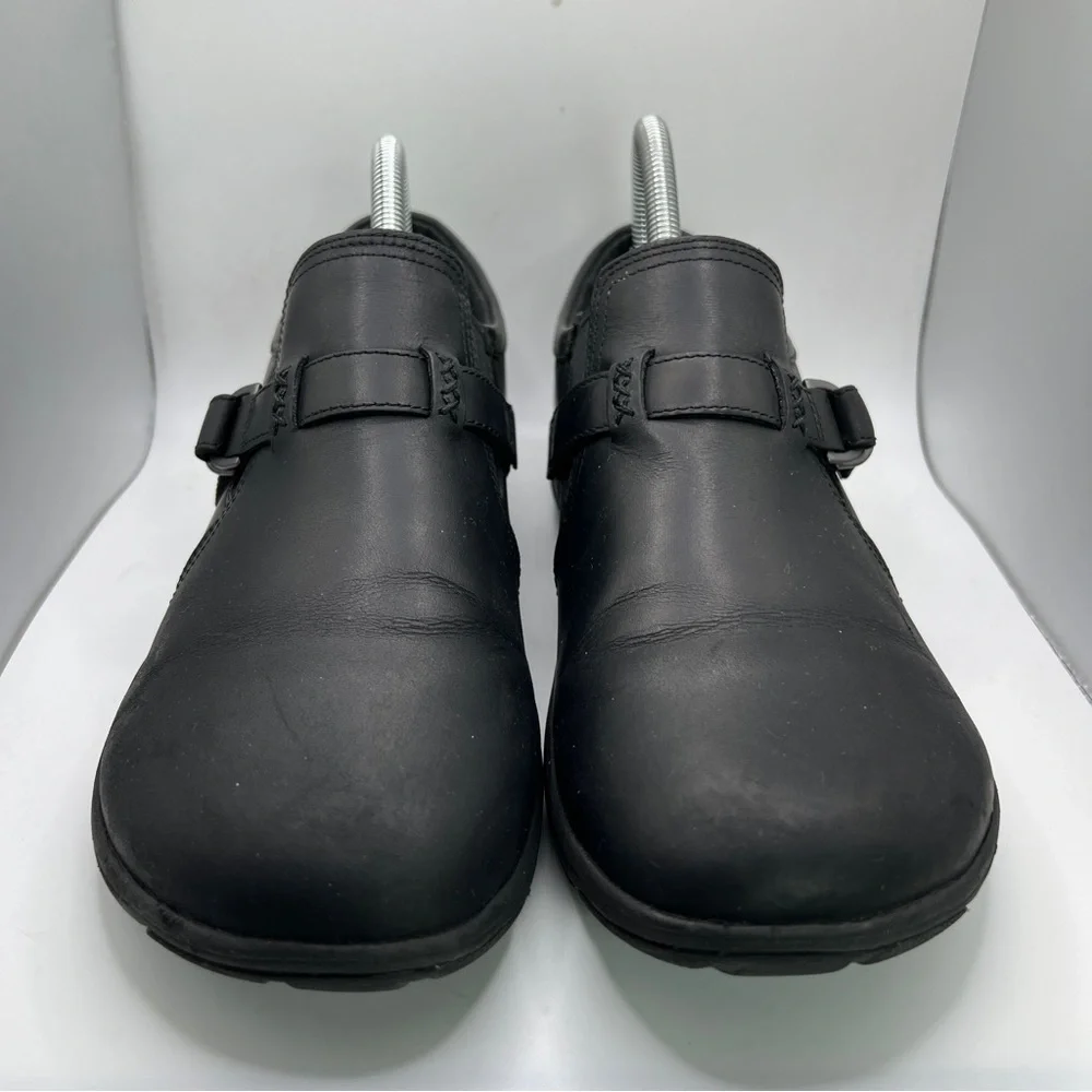 Women’s Merrell Leather Slip-On Shoes Size 9.5
